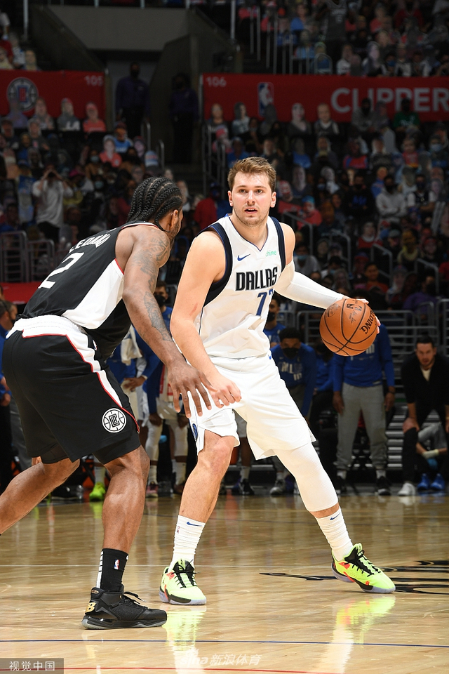 的步伐不断 的步伐不断